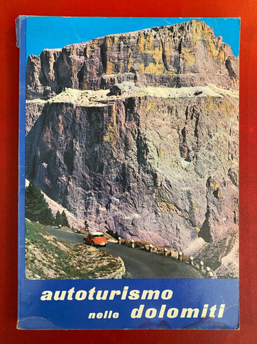 Autoturismo nelle dolomiti - nelle,